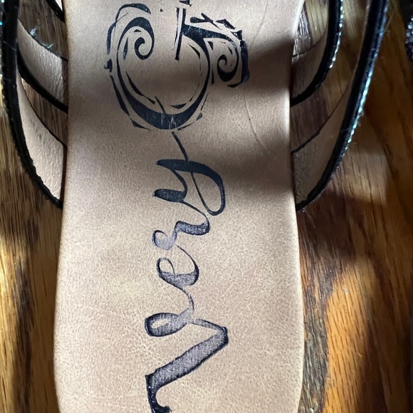 Womens sz 9 leopard shimmery print Very G slides EUC - Picture 3 of 5